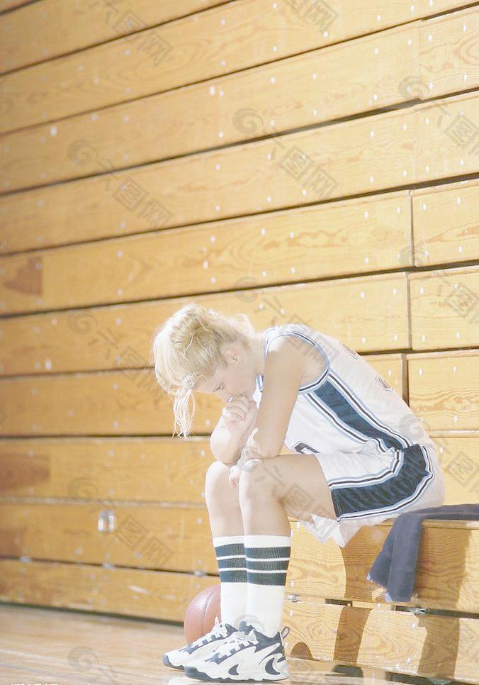 何在压力下 何在压力下